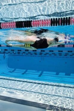 FINIS Foam Pull Buoy 5 FINIS Foam Pull Buoy -Aqua Shop 1.05.036 image usage 3