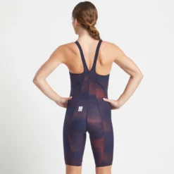 FINIS HydroX Navy ClosedBack -Aqua Shop 1.10.044 Navy Studio.Main 03 36c93294 ceec 4604 8c77 1d76168e848d