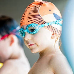 FINIS Kids Adventure Blue Shark Goggle - FINIS -Aqua Shop 3.45.081 Image Usage BlueShark 10